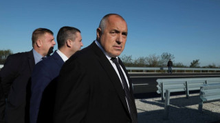 Борисов: Оградата няма да спре прииждащи бежанци