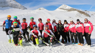 Топ скиорите ни тренират с австрийски и словенски звезди