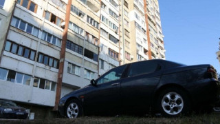 Изоставеното бебе от "Люлин" ще го гледа баба му