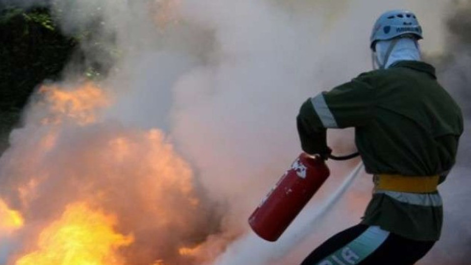 Мъж скочи от тераса в Бургас заради пожар | StandartNews.com