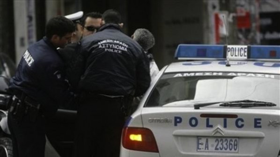 Хасковски ван с 20 мигранти задържаха в Гърция | StandartNews.com