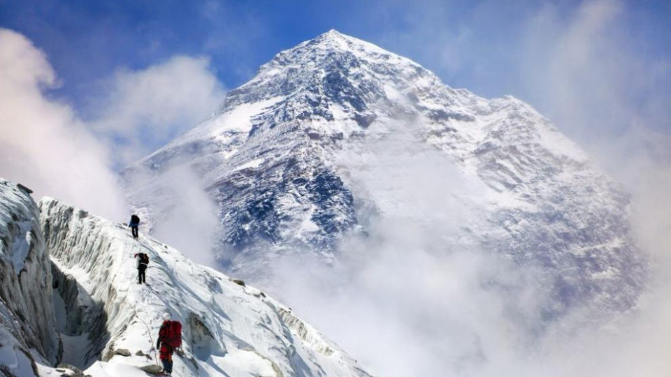 Китай ще измерят точната височина на Еверест | StandartNews.com