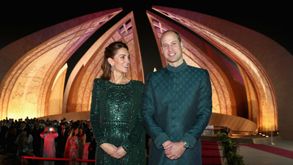 Кейт Мидълтън с изумрудена рокля в Пакистан | StandartNews.com