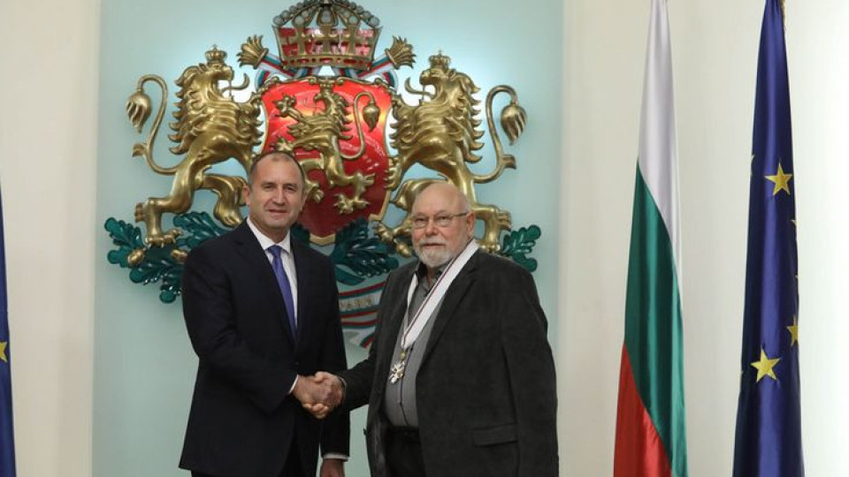 Шестима българи получиха висши държавни отличия | StandartNews.com