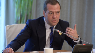 Медведев: Няма да има разместване на Балканите