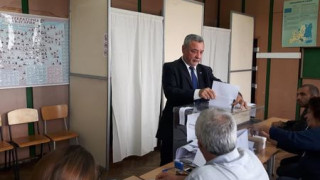 Симеонов гласува за промяната в Бургас