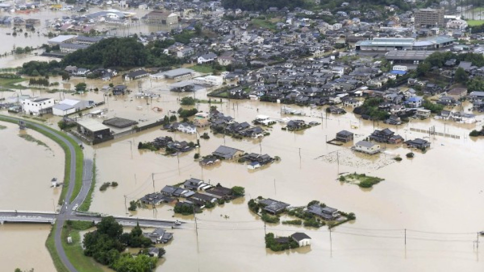Пороите в Япония наводниха храм, национално съкровище | StandartNews.com