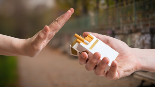 Фармацевти ще отказват пациенти от цигари