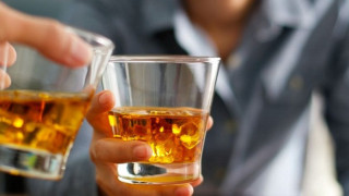 Защо се пристрастяваме към алкохола