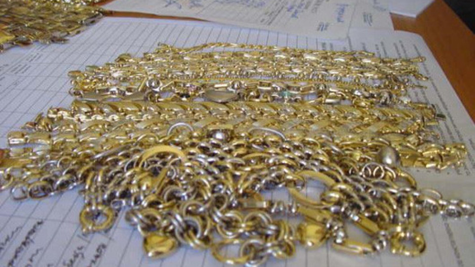 18 кг сребро и златни накити заловиха на Капитан Андреево | StandartNews.com