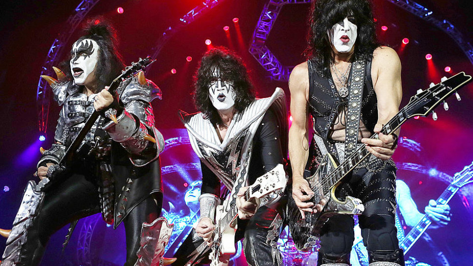 Kiss изпращат 2020 със зрелищно онлайн шоу | StandartNews.com