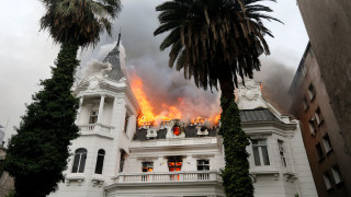 Запалиха университет в Чили