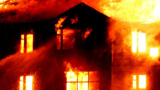 Пожар избухна в хостел в София