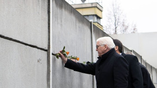 Евролидери почетоха падането на Берлинската стена