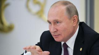 Защо Путин намалява разходите за отбрана