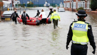 "Кобра" се събира за наводненията в Англия