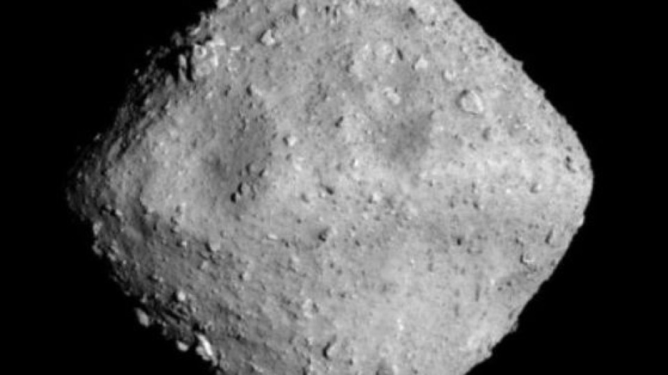 Проби от астероид на път към Земята | StandartNews.com
