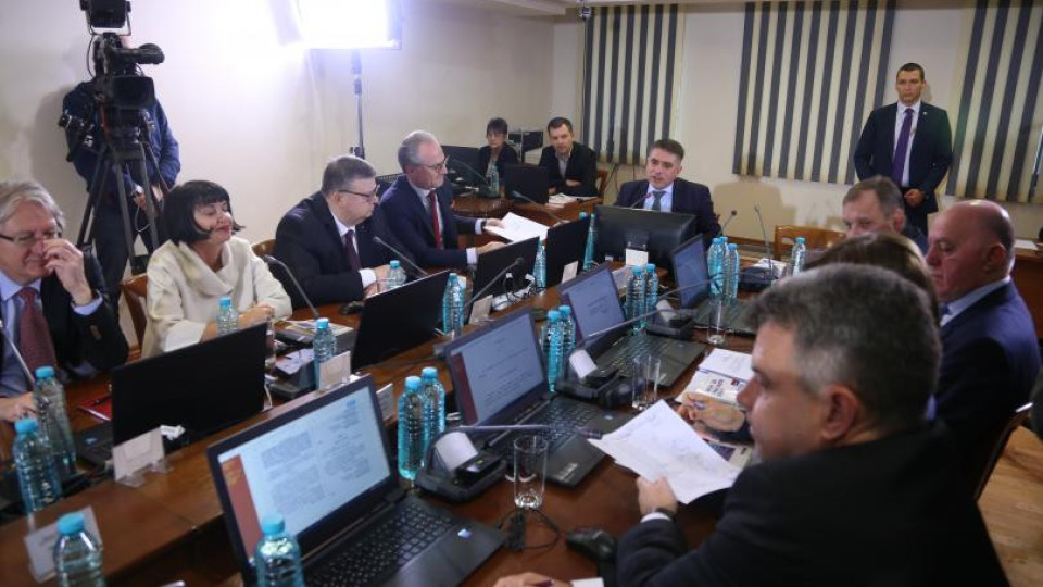 ВСС гласува да продължи процедурата за Иван Гешев | StandartNews.com