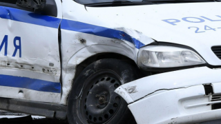 Пиян без книжка удари полицейска кола в Хасково