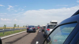 Катастрофа задръсти автомагистрала Тракия