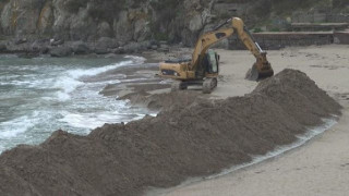 "Китайската стена" в Созопол  с пясък от морето