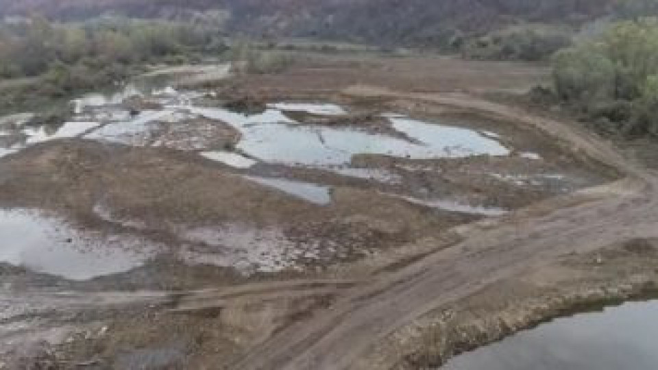 Протест заради разрушено корито на река Вит | StandartNews.com