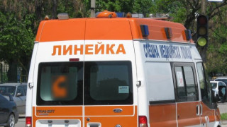 Наръгано във влака момиче бере душа в болница