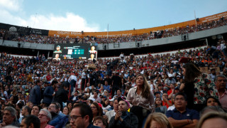 Над 42 000 гледаха наживо Федерер в Мексико