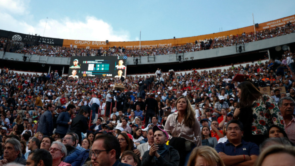 Над 42 000 гледаха наживо Федерер в Мексико | StandartNews.com