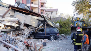 Расте броят на жертвите в Албания