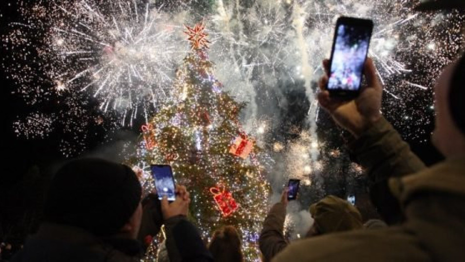 Откраднаха част от  Коледната украса в София | StandartNews.com