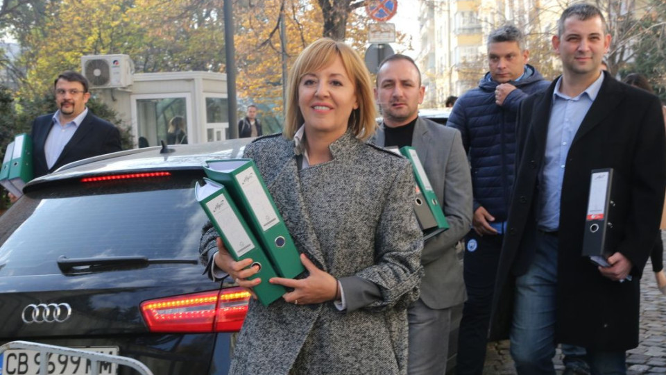Манолова отрича да има проект за партия | StandartNews.com