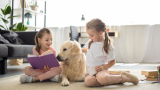 Децата четат по-дълго в компанията на куче