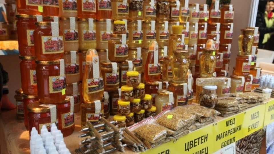 Украинският мед отказа пчеларите ни | StandartNews.com