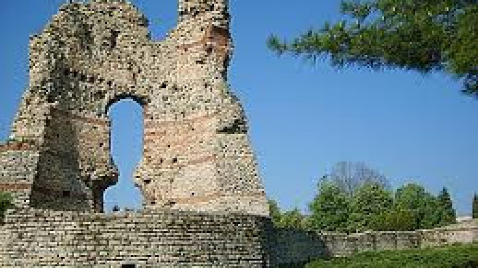 Туристи обикалят за ден крепостите в Кула и Зайчар | StandartNews.com