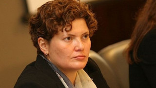 Полицаи влизат  в класните стаи