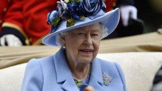 Елизабет II изнася реч пред парламента