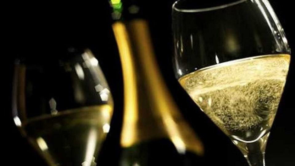 10-те бутилки шампанско - мечта | StandartNews.com