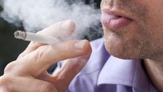 Намаляват мъжете пушачи в света