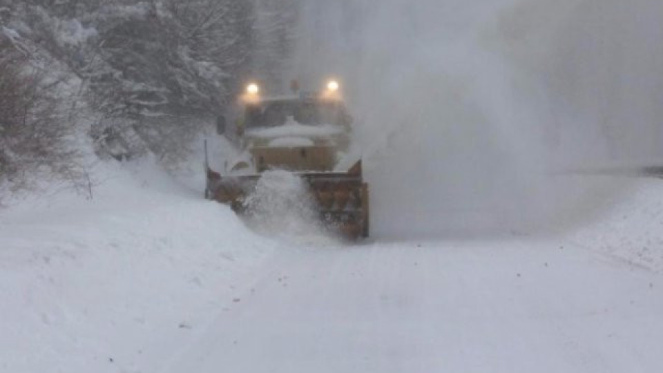 Проходът Троян-Кърнаре затворен за снегопочистване | StandartNews.com