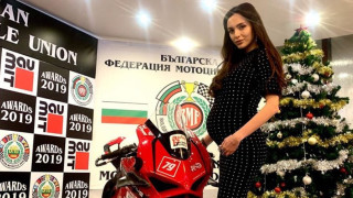 Синът на Аня Пенчева очаква първото си дете
