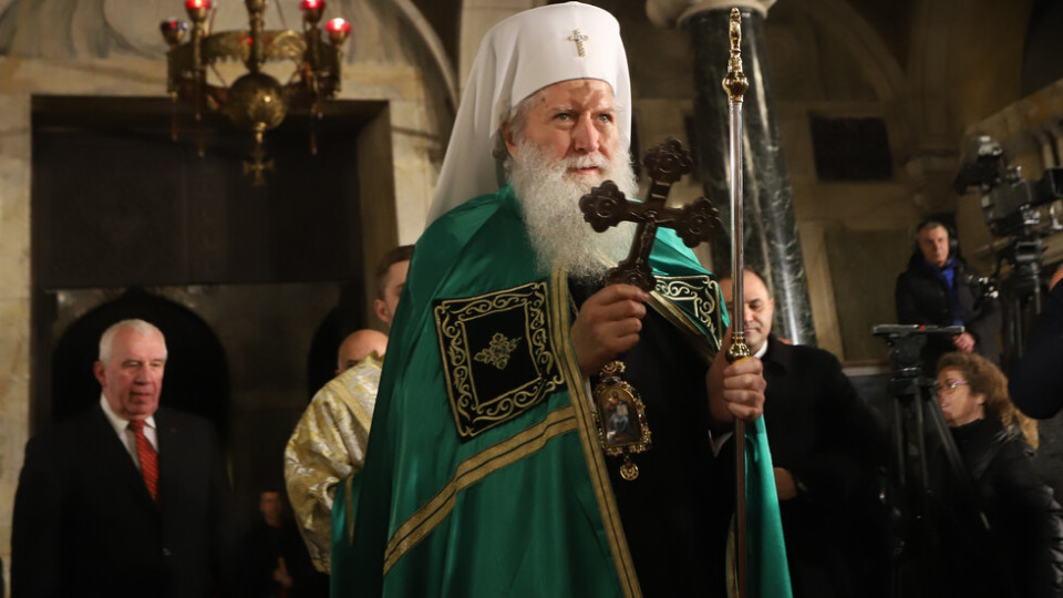 Патриарх Неофит отслужва празнична литургия | StandartNews.com