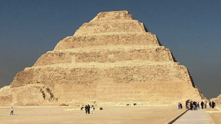 Отварят най-старата каменна пирамида