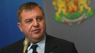 Каракачанов: Сърбия се превъоръжава
