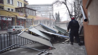 Ураганен вятър в Сливен и околностите