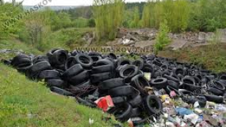 Хиляди гуми отлежават в сметище край Хасково    