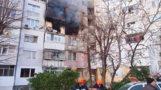 Отритнат от жена си запалил блока във Варна
