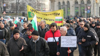 Протестът на автоинструкторите блокира Царя