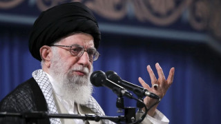 Иранският топ аятолах спомена Тръмп в молитвата си
