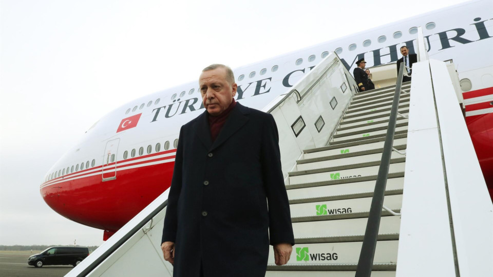 Помпео и Ердоган напуснаха преговорите за Либия | StandartNews.com